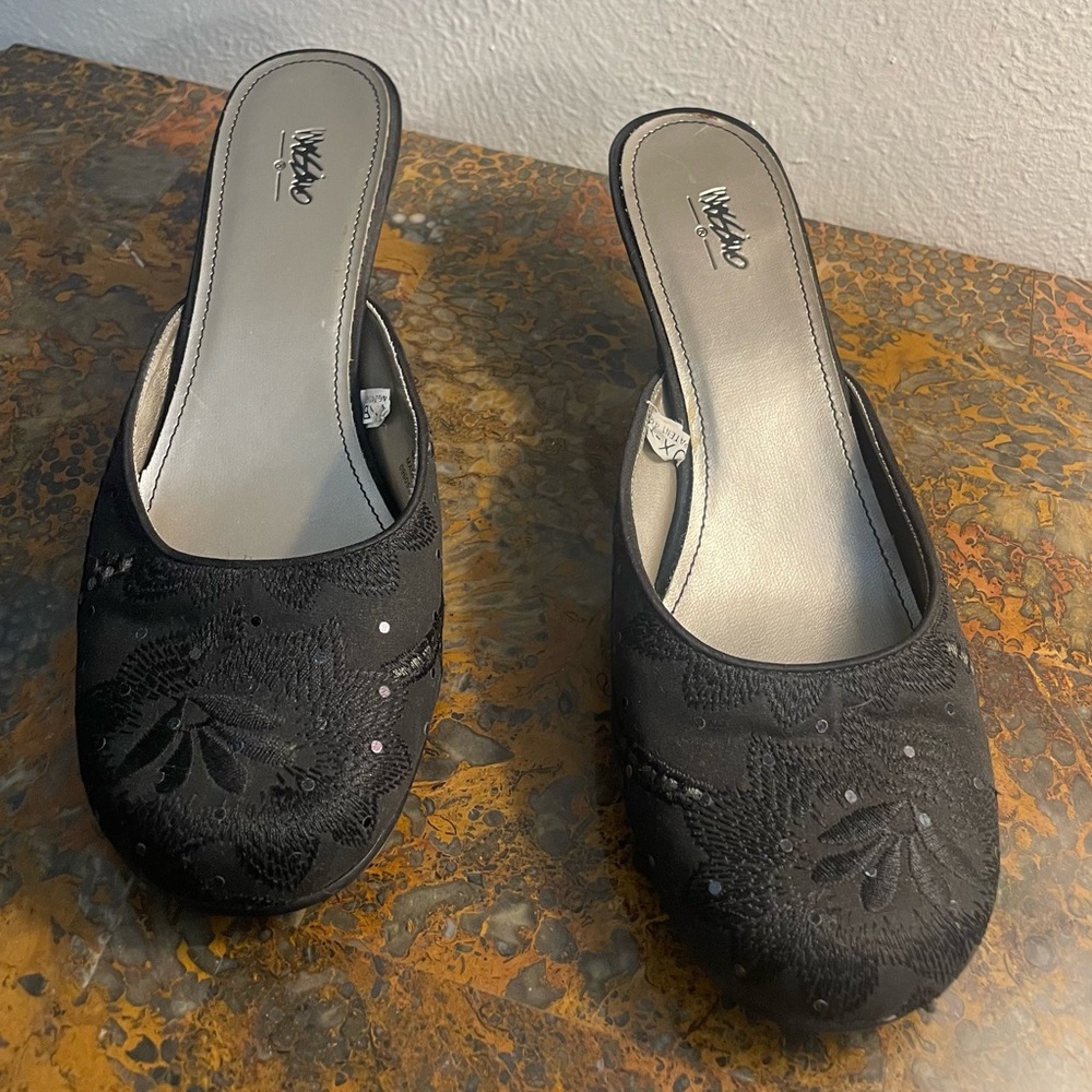 Mossimo Supply Co. Black Embroidered Mules